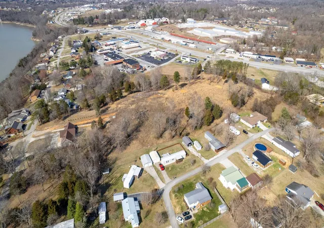 8th image of 145 Stonecrest Dr, Somerset, KY 42501 | MLS# 25013372