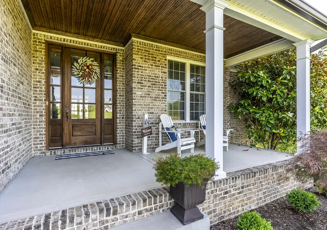 Photo 3 of Single family home for sale at 520 Chrisman Oaks Trail, Nicholasville, KY 40356 | MLS# 25013127 | Listing updated on 2025-11-18