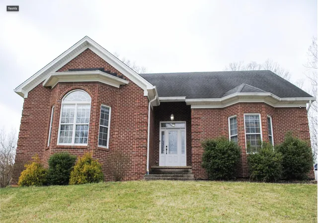 Photo 1 of Single family home for sale at 300 Woodlawn Dr, Carrollton, KY 41008 | MLS# 25009274 | Listing updated on 2025-09-12