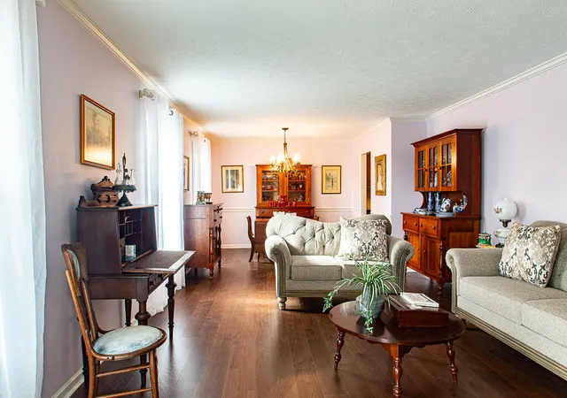 Photo 3 of Single family home for sale at 2100 Crystal Creek Dr, Frankfort, KY 40601 | MLS# 25000254 | Listing updated on 2025-10-28