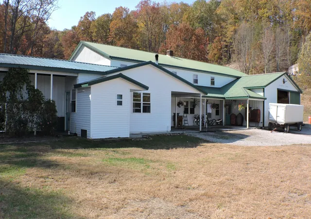 Homes for sale in Owingsville, KY | 1239 Old State Rd, Owingsville, KY 40360 | MLS# 24023110