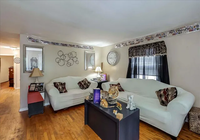 Photo 3 of Single family home for sale at 149 Willis Ave, Frankfort, KY 40601 | MLS# 25010390 | Listing updated on 2025-11-19