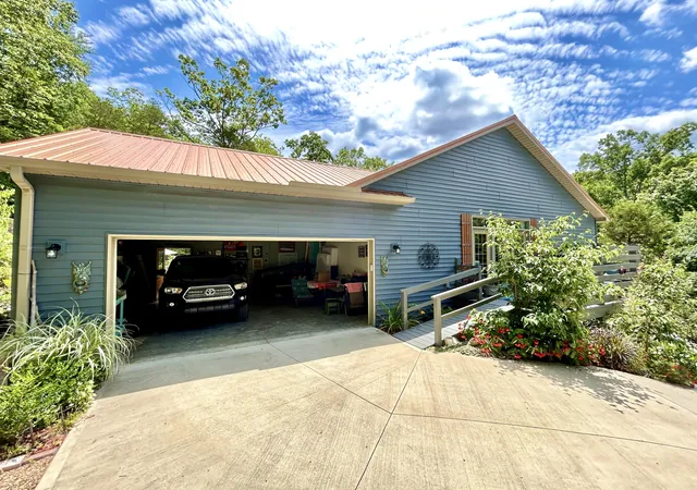 3rd image of 3296 Omega Park Road, Somerset, KY 42501 | MLS# 25013987