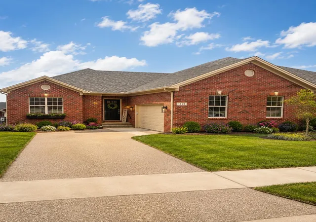 Photo 1 of Condo for sale at 1121 Leawood Dr, Frankfort, KY 40601 | MLS# 25012797 | Listing updated on 2026-10-13