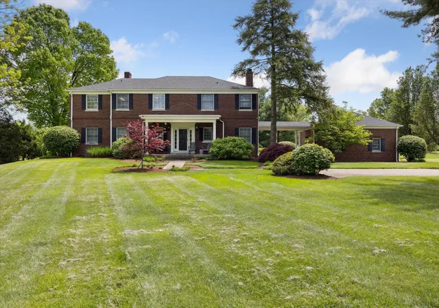 Photo 3 of Single family home for sale at 50 Chandamere Way, Nicholasville, KY 40356 | MLS# 25009221 | Listing updated on 2026-04-09