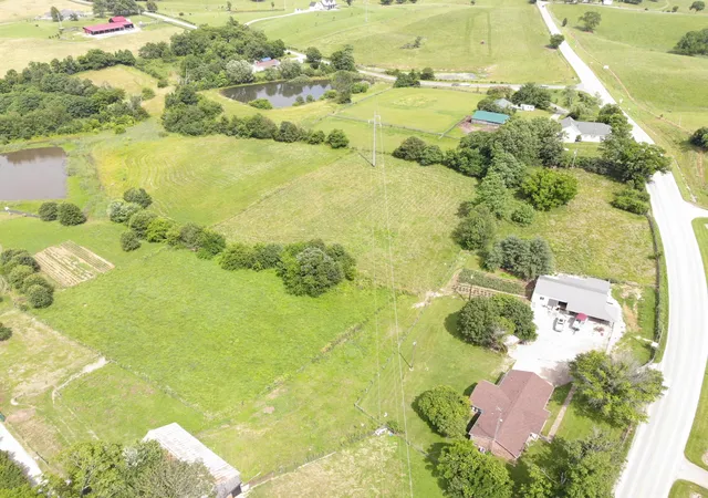 Photo 3 of Single family home for sale at 5183 Ky Hwy 36 E, Cynthiana, KY 41031 | MLS# 25013462 | Listing updated on 2026-01-09