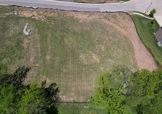 Photo 3 of Land for sale at 997 Crestfield Ln, Lexington, KY 40515 | MLS# 23008337 | Listing updated on 2025-11-06