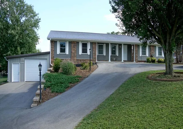 Photo 1 of Single family home for sale at 311 Sioux Trl, Somerset, KY 42501 | MLS# 25006660 | Listing updated on 2025-09-22