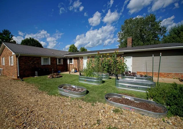 Photo 2 of Single family home for sale at 311 Sioux Trl, Somerset, KY 42501 | MLS# 25006660 | Listing updated on 2025-09-22