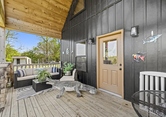 Photo 2 of Single family home for sale at 1600 Alton Sta Rd, Lawrenceburg, KY 40342 | MLS# 25008640 | Listing updated on 2025-09-12