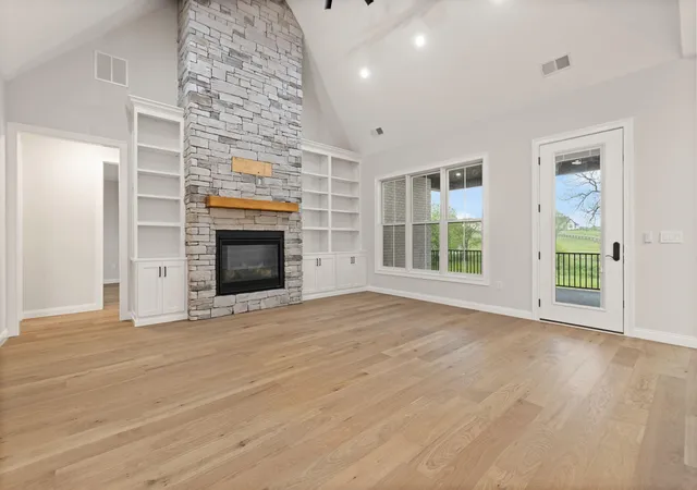 Photo 2 of Single family home for sale at 1150 Craig Crossing, Winchester, KY 40391 | MLS# 25009722 | Listing updated on 2025-10-01