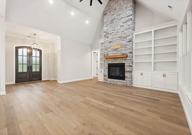 Photo 3 of Single family home for sale at 1150 Craig Crossing, Winchester, KY 40391 | MLS# 25009722 | Listing updated on 2025-10-01