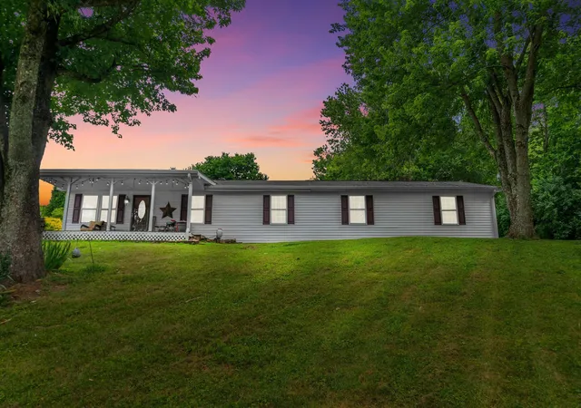 Homes for sale in Midway, KY | 170 Davistown Rd, Midway, KY 40347 | MLS# 25015102