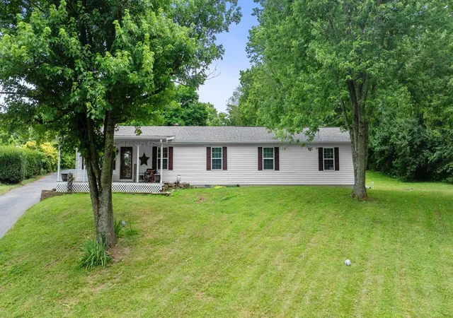 Homes for sale in Midway, KY | 170 Davistown Rd, Midway, KY 40347 | MLS# 25015102