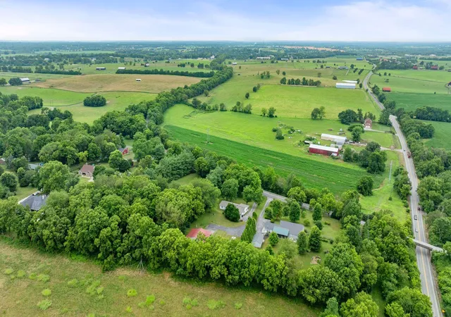 Homes for sale in Midway, KY | 170 Davistown Rd, Midway, KY 40347 | MLS# 25015102