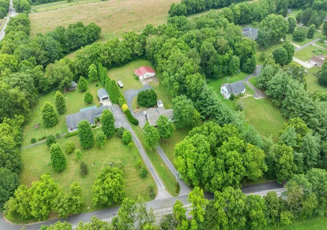 Homes for sale in Midway, KY | 170 Davistown Rd, Midway, KY 40347 | MLS# 25015102