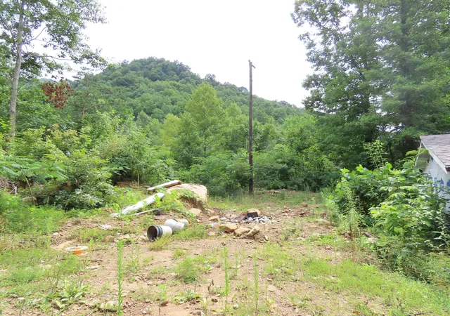 Homes for sale in Baxter, KY | 5872 N Us Hwy 119, Baxter, KY 40806 | MLS# 24017054