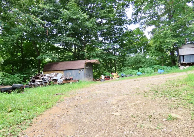 Homes for sale in Baxter, KY | 5872 N Us Hwy 119, Baxter, KY 40806 | MLS# 24017054