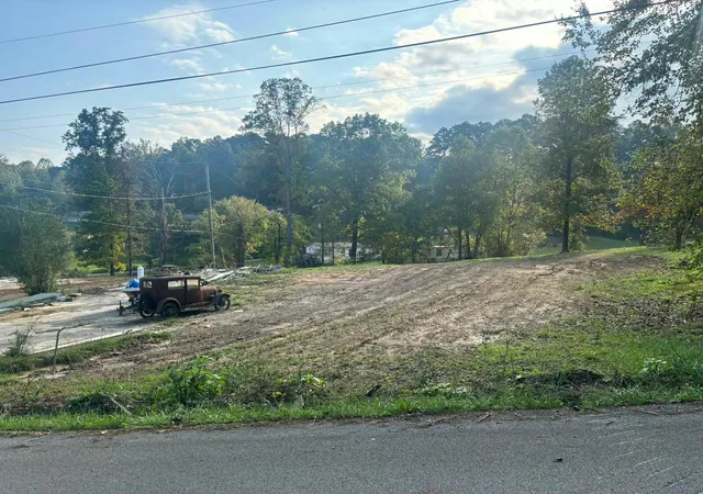Photo 1 of Land for sale at 316 Lynn Acres Rd, Corbin, KY 40701 | MLS# 25009896 | Listing updated on 2025-09-27