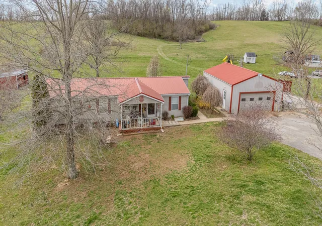 Photo 1 of Sale Pending at 360 N Middletown Rd, Winchester, KY 40391 | MLS# 25005577 | Listing updated on 2025-09-12