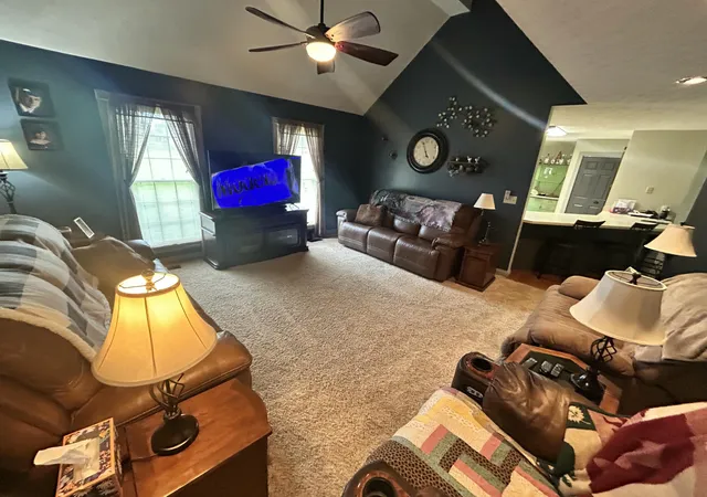 Photo 3 of Single family home for sale at 296 Ferry Rd, Somerset, KY 42503 | MLS# 25009928 | Listing updated on 2025-09-22