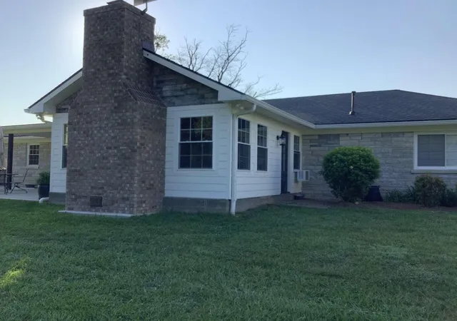 Photo 3 of Single family home for sale at 95 Mundys Landing Rd, Versailles, KY 40383 | MLS# 24021846 | Listing updated on 2025-09-25