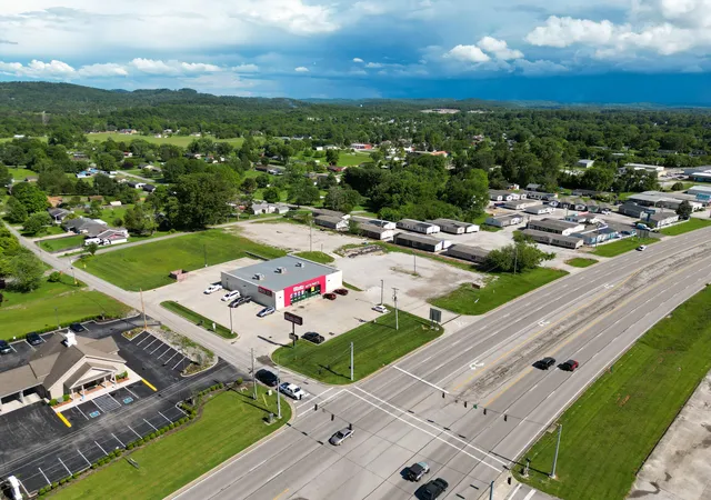 3rd image of 4770 S Hwy 27 Hwy, Somerset, KY 42501 | MLS# 25010042
