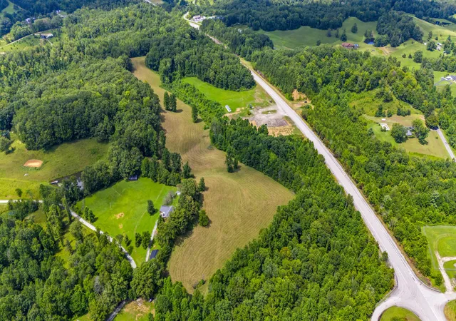 Homes for sale in Beattyville, KY | 4737 Ky-11, Beattyville, KY 41311 | MLS# 25006922