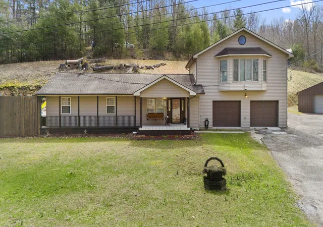 Photo 3 of Single family home for sale at 9485 US 60, Morehead, KY 40351 | MLS# 25005990 | Listing updated on 2025-09-12