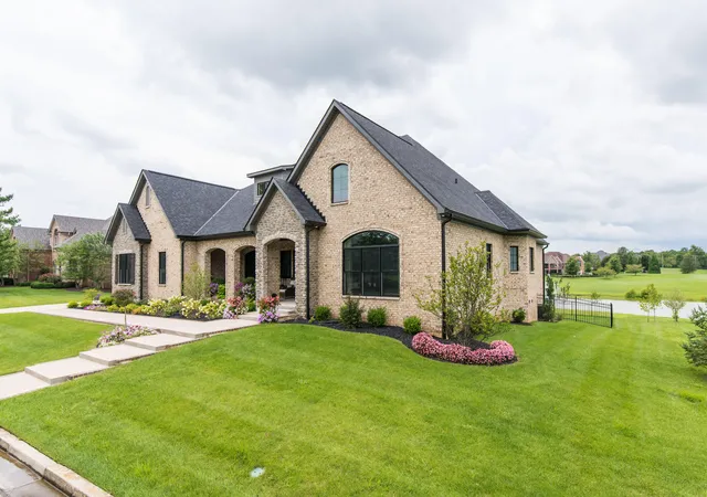 Photo 3 of Single family home for sale at 121 Lamplight Landing, Nicholasville, KY 40356 | MLS# 24019256 | Listing updated on 2025-09-12