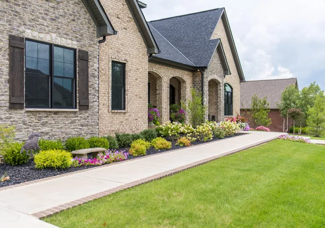 Photo 4 of Single family home for sale at 121 Lamplight Landing, Nicholasville, KY 40356 | MLS# 24019256 | Listing updated on 2025-09-12