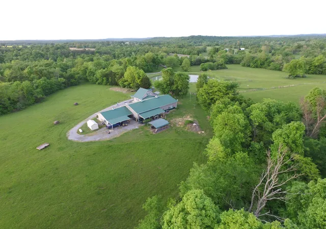 Photo 4 of Single family home for sale at 101 Crooked Crk Church Rd, Marion, KY 42064 | MLS# 25007488 | Listing updated on 2025-09-12