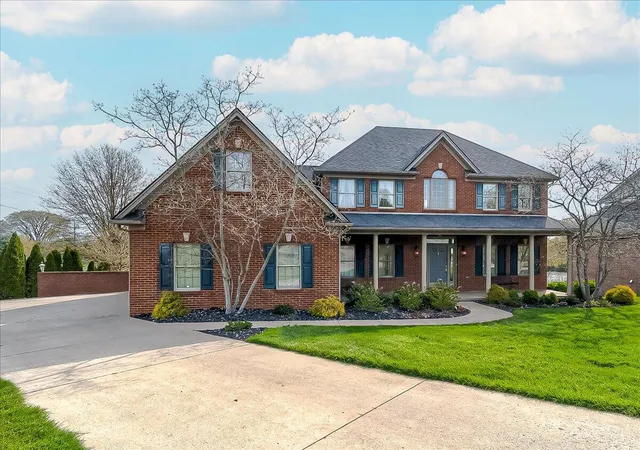 Photo 3 of Single family home for sale at 1239 Kimbel Dr, Frankfort, KY 40601 | MLS# 25007612 | Listing updated on 2025-12-31