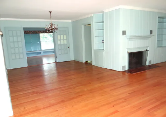 Photo 3 of Single family home for sale at 444 Pleasantwood Dr, Danville, KY 40422 | MLS# 25013454 | Listing updated on 2025-10-30