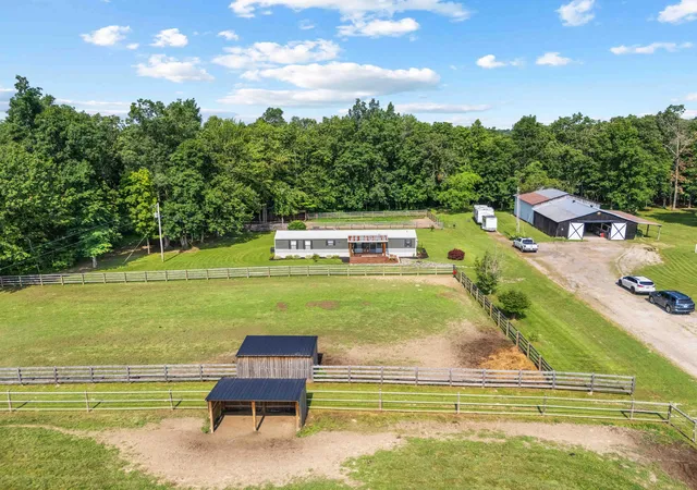 3rd image of 1100 Doublegate Rd, Jeffersonville, KY 40337 | MLS# 25014097