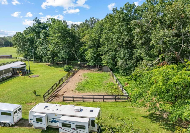 5th image of 1100 Doublegate Rd, Jeffersonville, KY 40337 | MLS# 25014097