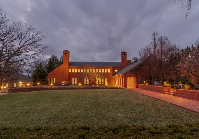 Photo 2 of Mansion for sale at 3105 Warrenwood Wynd, Lexington, KY 40502 | MLS# 25002521 | Listing updated on 2026-02-12