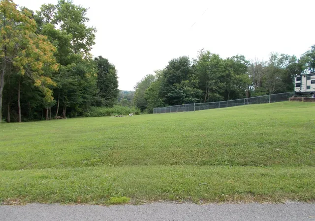 Photo 3 of Sale Pending at 69 Scenic View Rd, Lancaster, KY 40444 | MLS# 1916322 | Listing updated on 2025-09-27