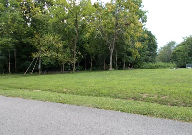 Photo 4 of Sale Pending at 69 Scenic View Rd, Lancaster, KY 40444 | MLS# 1916322 | Listing updated on 2025-09-27