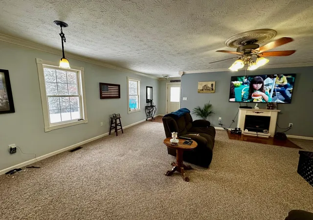Photo 3 of Single family home for sale at 228 Harold Reams Rd, London, KY 40741 | MLS# 25001247 | Listing updated on 2025-09-12