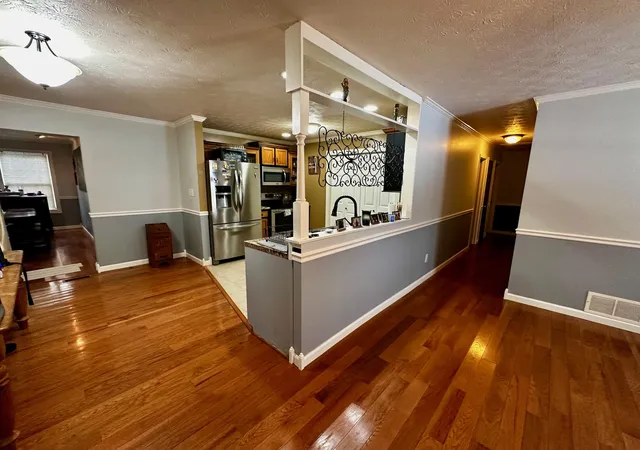 Photo 4 of Single family home for sale at 228 Harold Reams Rd, London, KY 40741 | MLS# 25001247 | Listing updated on 2025-09-12