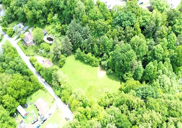 Photo 4 of House for sale at 9999 D Anders Rd, London, KY 40741 | MLS# 24017550 | Listing updated on 2025-09-12