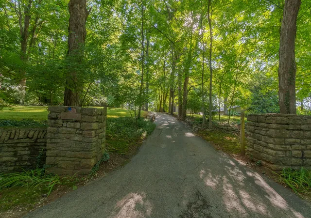 Photo 3 of Sale Pending at 800 A S Scruggs, Frankfort, KY 40601 | MLS# 24005324 | Listing updated on 2025-09-12