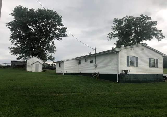 Photo 3 of House for sale at 1282 Walnut Grv Rd, Carlisle, KY 40311 | MLS# 24020698 | Listing updated on 2025-09-12