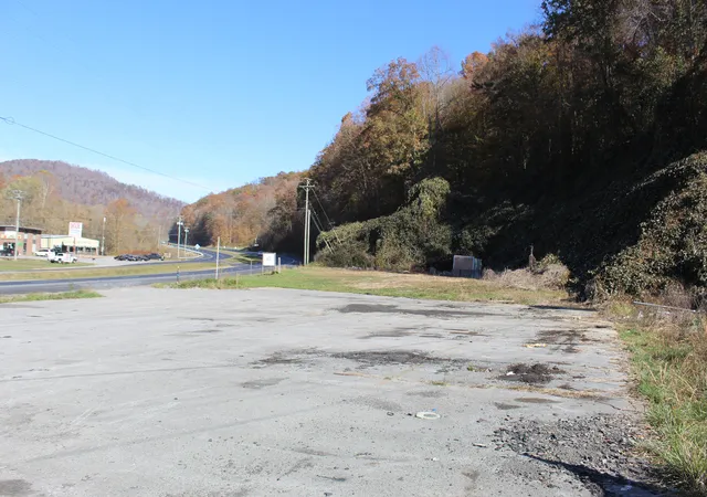 Photo 1 of Land for sale at 3066 Us 25, Middlesboro, KY 40965 | MLS# 23021338 | Listing updated on 2025-09-12
