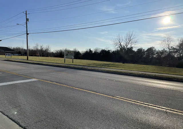 1st image of 525 Walnut Meadow Rd, Berea, KY 40403 | MLS# 22020410
