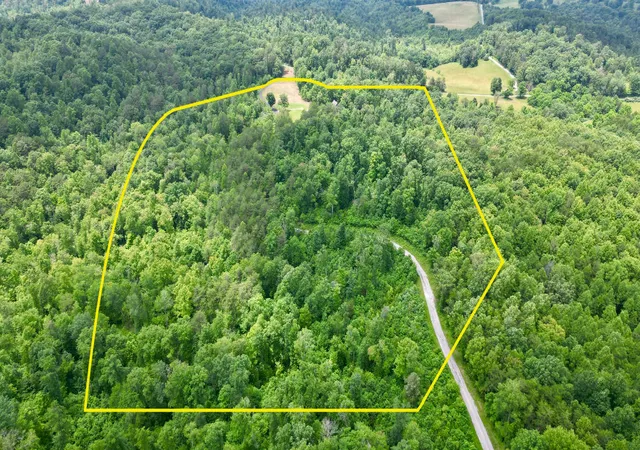 Photo 2 of Single family home for sale at 1496 Conrad Cemetary Rd, Somerset, KY 42503 | MLS# 25013562 | Listing updated on 2026-06-09