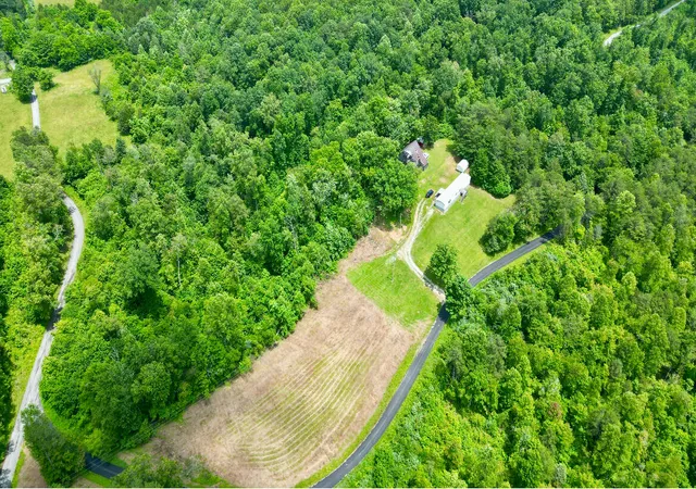 Photo 1 of Single family home for sale at 1496 Conrad Cemetary Rd, Somerset, KY 42503 | MLS# 25013562 | Listing updated on 2026-06-09