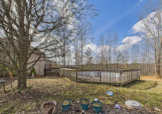 Photo 3 of Sale Pending at 400 Collins Ln, Corbin, KY 40701 | MLS# 25003745 | Listing updated on 2025-09-12