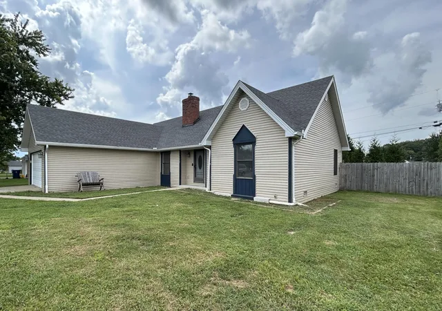 Photo 2 of Single family home for sale at 1692 Patterson Branch Rd, Somerset, KY 42503 | MLS# 25003387 | Listing updated on 2026-09-22